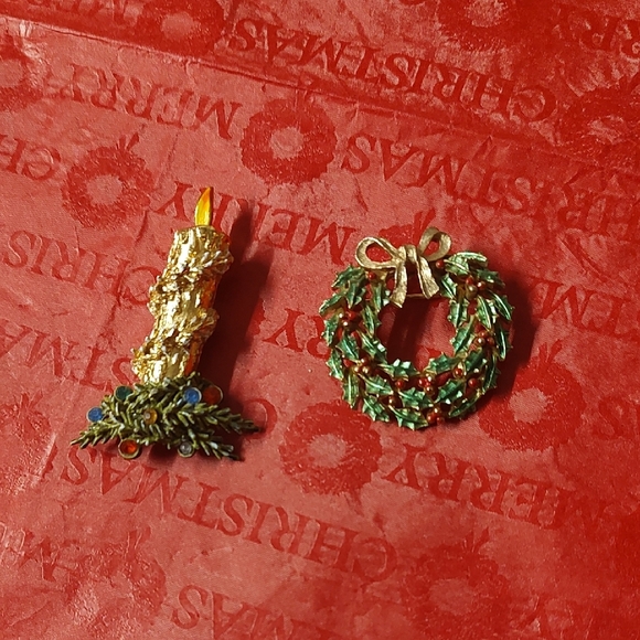 Festive Candle and Wreath Brooch Set - Picture 6 of 8